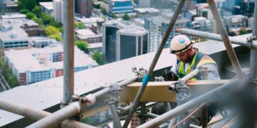 Reforzar la sociedad civil para hacer realidad los derechos humanos y laborales