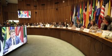 CEPAL impulsa la transición energética y la descarbonización