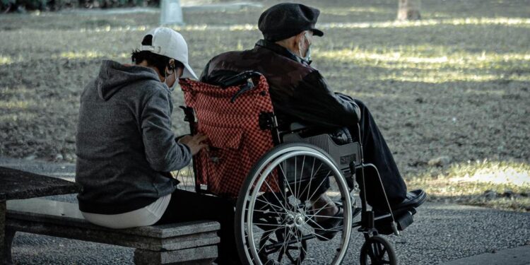 Las malas condiciones laborales de los cuidadores amenazan los derechos de los discapacitados