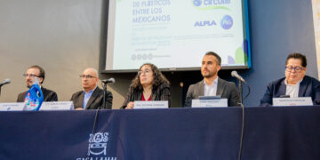 Mujeres y adultos de más de 50 años, los más comprometidos con el reciclaje de plásticos