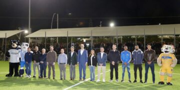 Arca Continental y Coca-Cola donan cancha de fútbol